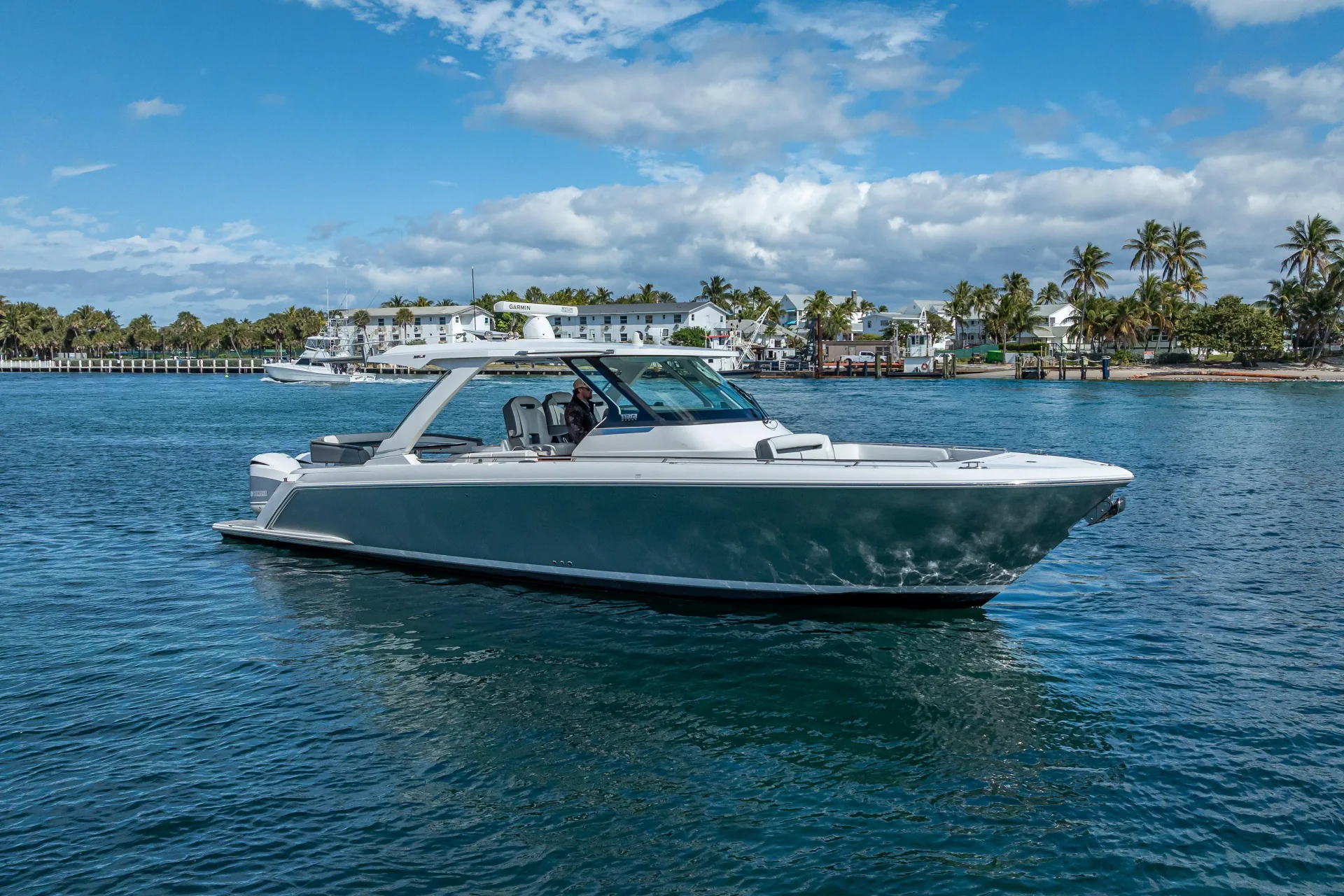 2019 Tiara Yachts 38 LS — photo 1