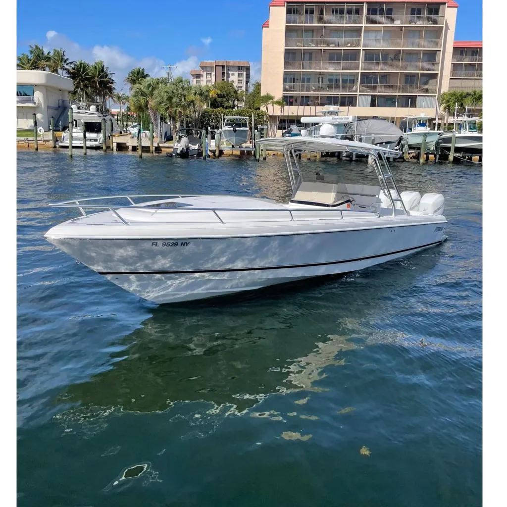 2010 Intrepid 323 Cuddy — photo 1