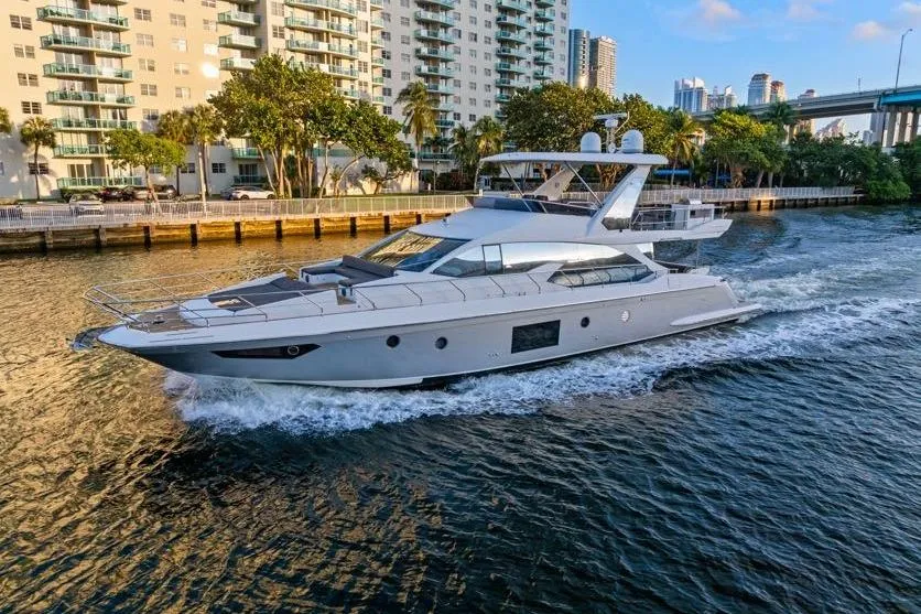 2017 Azimut 66 — photo 1