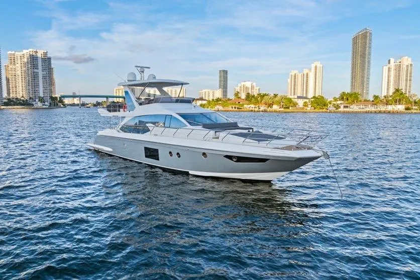 2017 Azimut 66 — photo 3