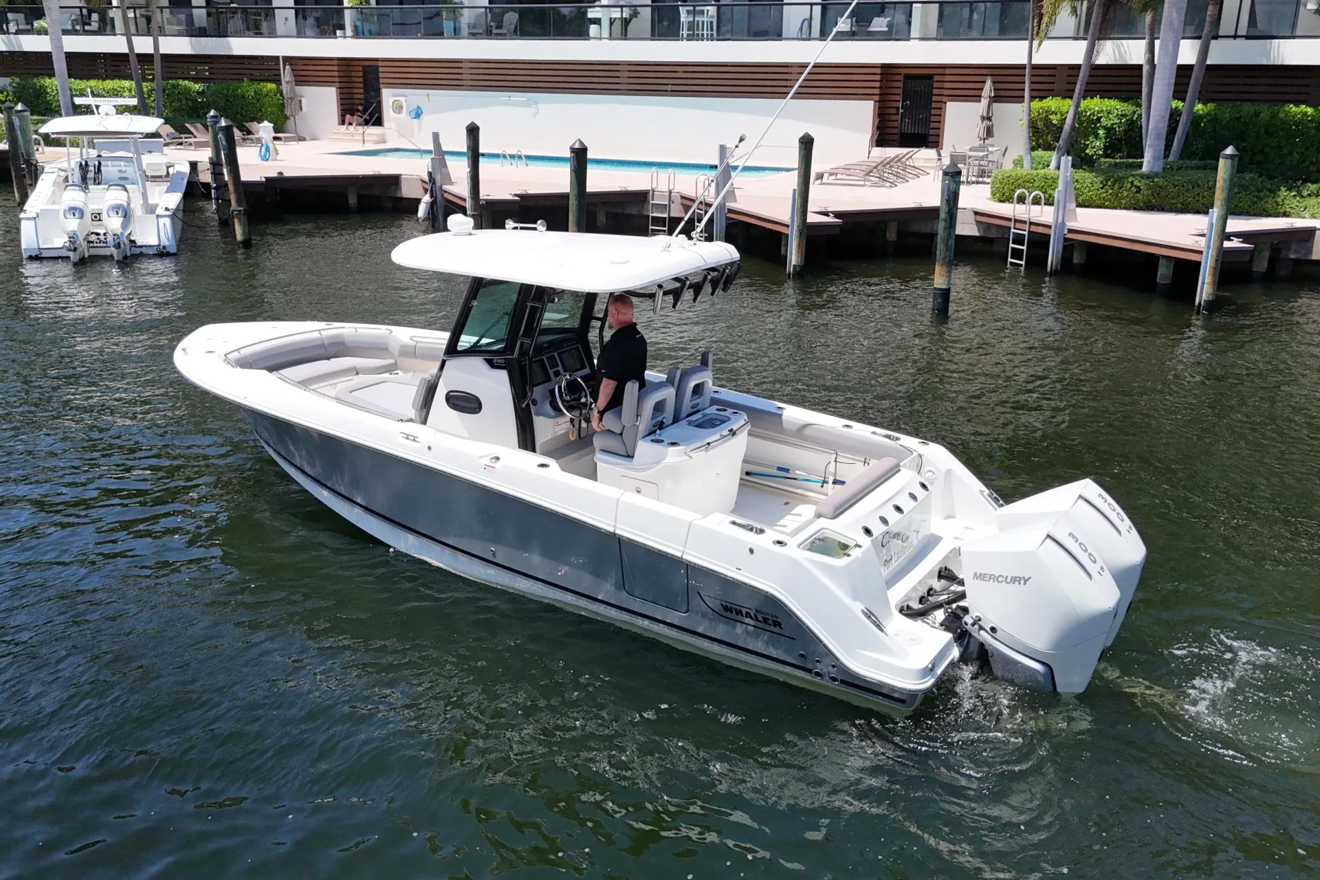 2024 Boston Whaler 280 Outrage — photo 3