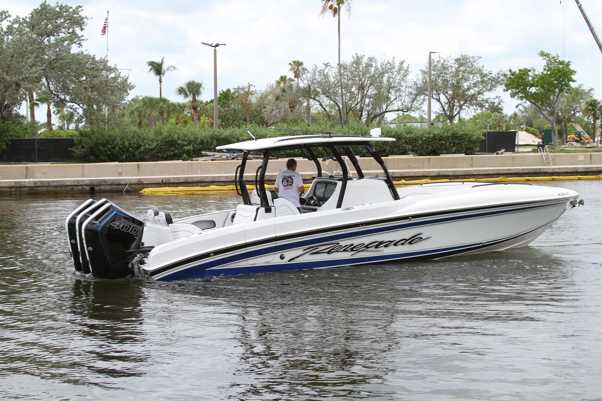 2025 Renegade 33 Open — photo 1
