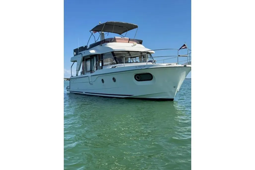 2021 Beneteau Swift Trawler 41 Fly — photo 1