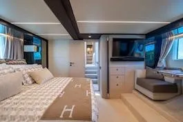 2018 Azimut 66 — photo 2