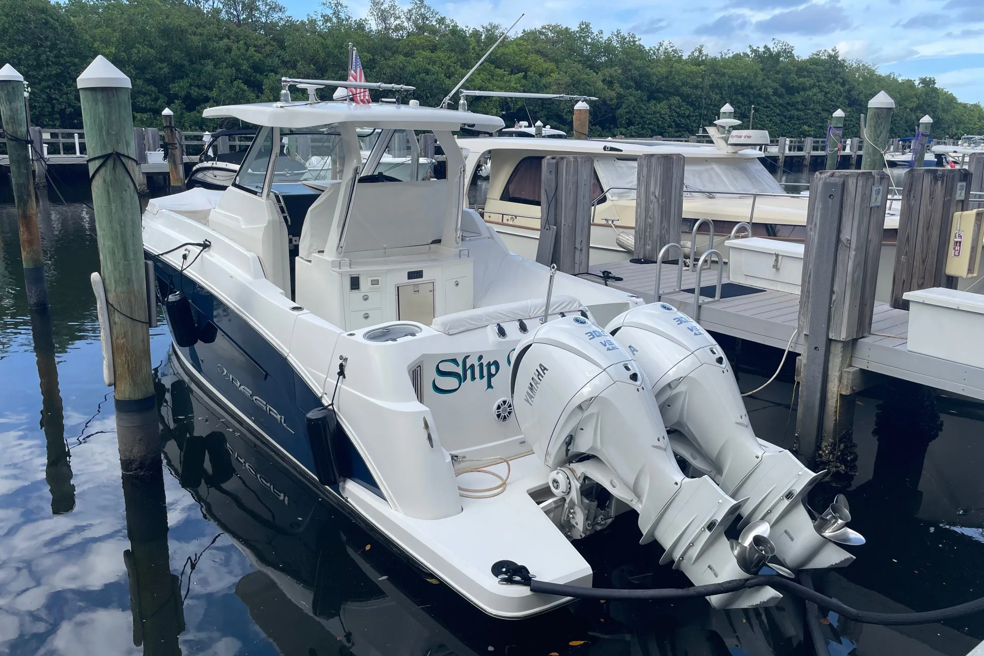 2022 Regal 33 SAV — photo 3