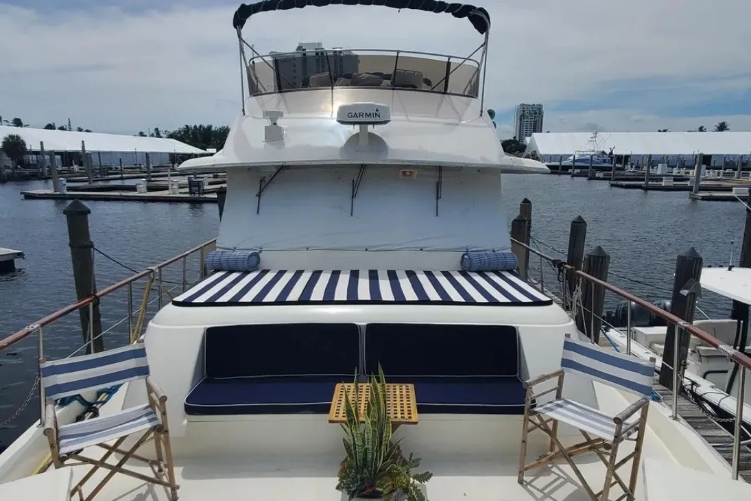 1981 Hatteras 56 Motor Yacht — photo 2
