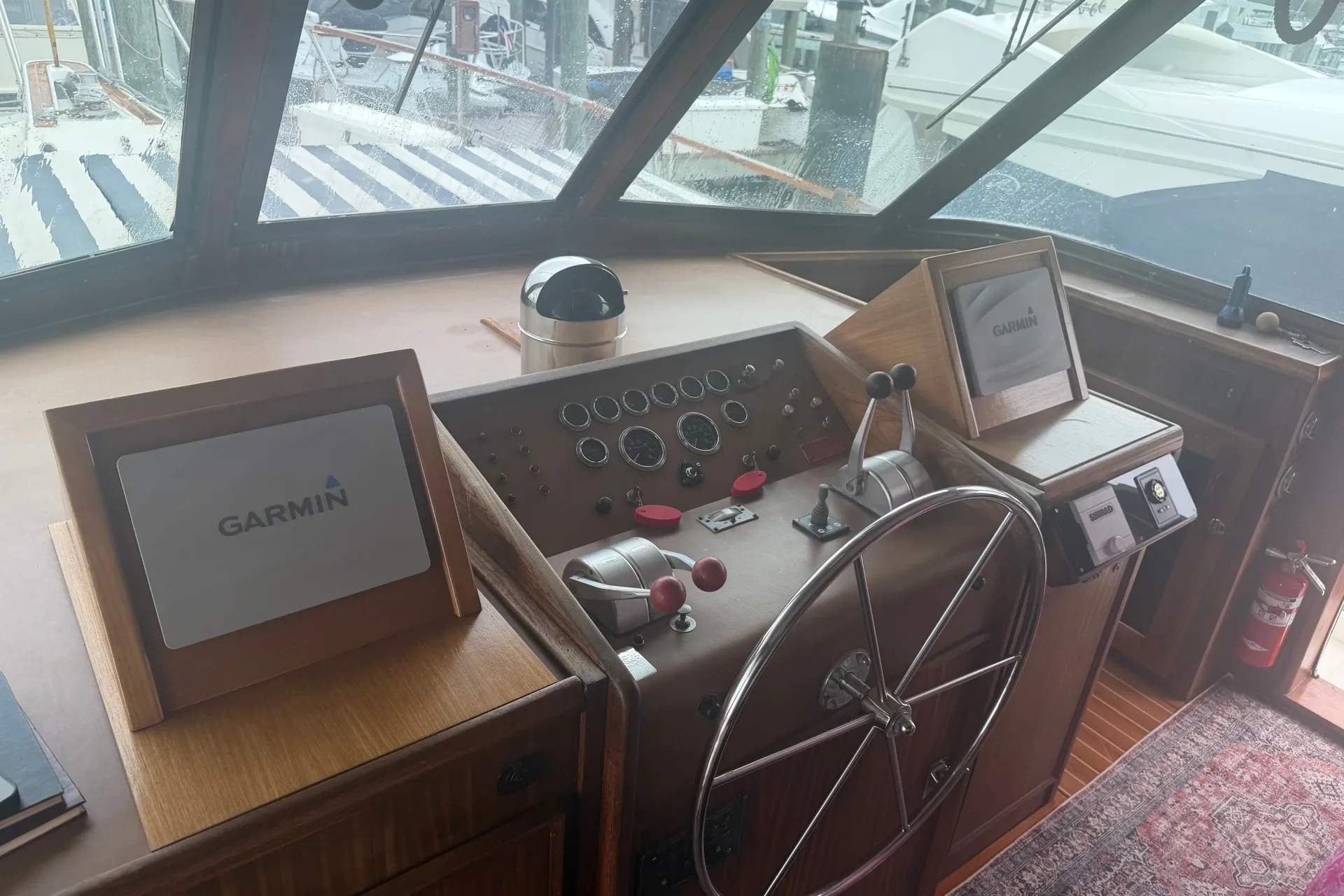 1981 Hatteras 56 Motor Yacht — photo 3