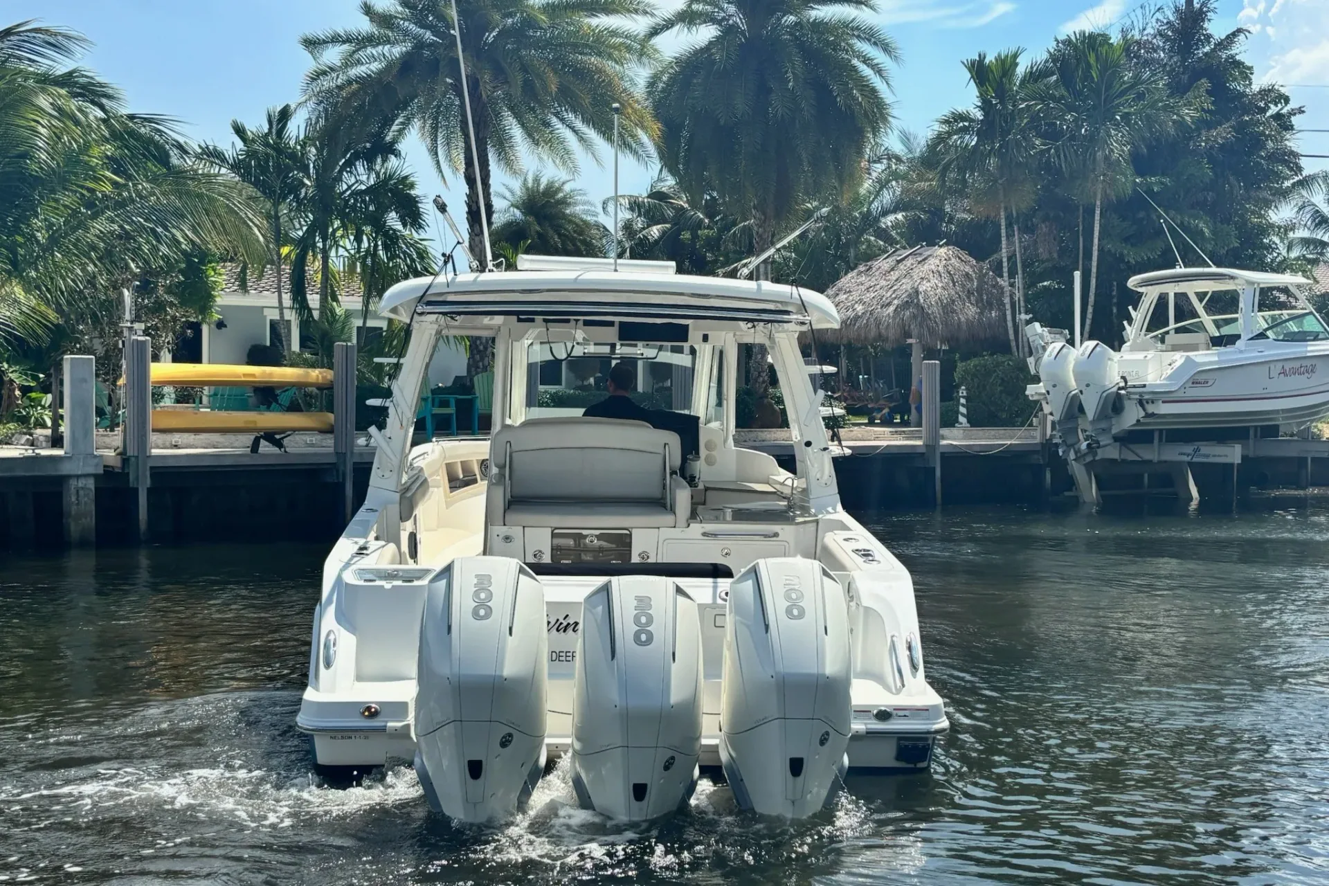 2021 Boston Whaler 350 Realm — photo 3