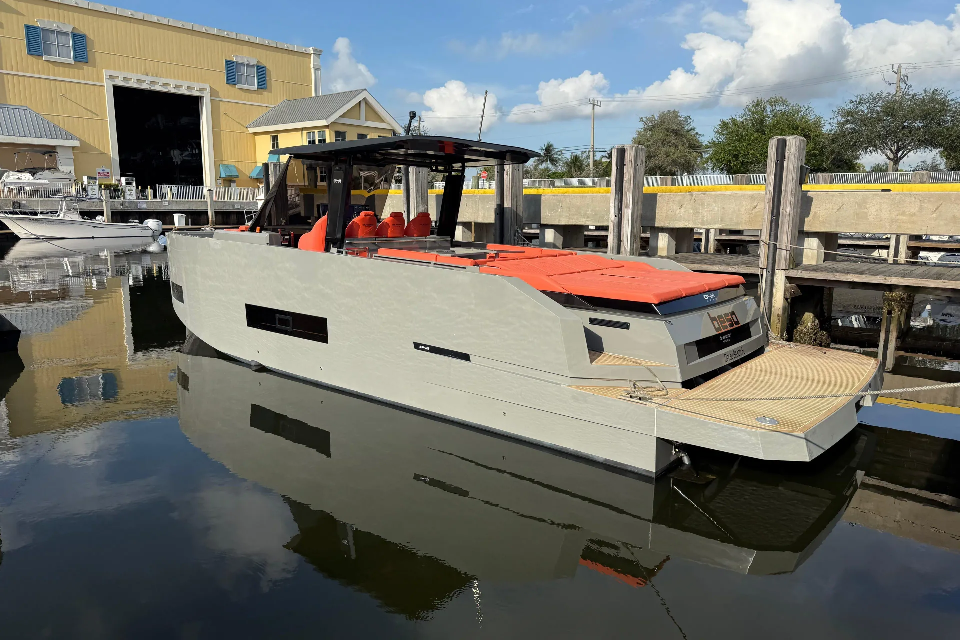 2021 De Antonio Yachts D42 — photo 2